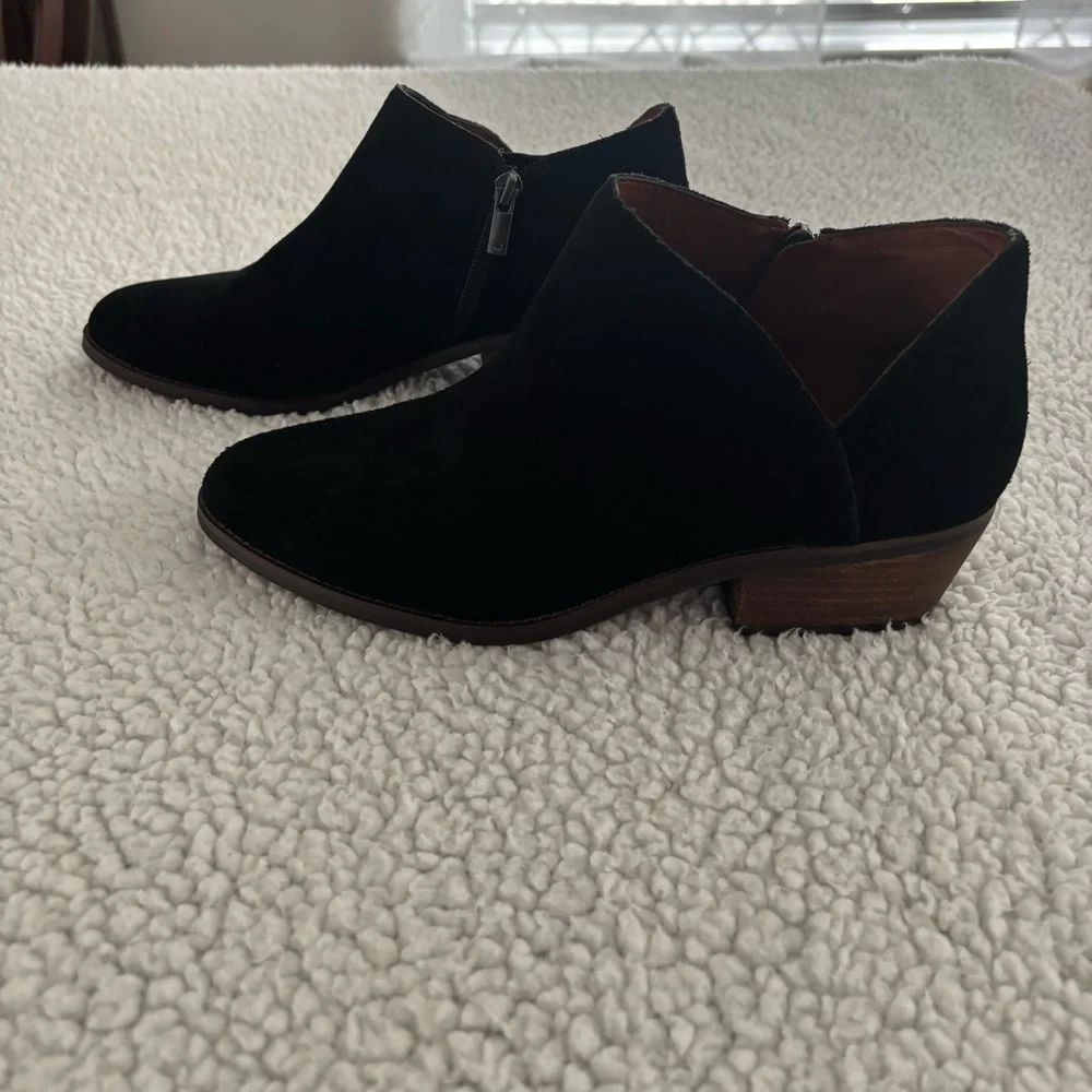 LUCKY BRAND Black Suede Ankle Boots. Size 9 1/2 Worn Once. No Box Excellent Cond - Picture 4 of 13